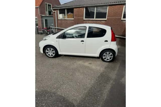 Peugeot 107 (2011) thumbnail 4