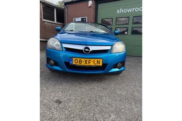 Opel Tigra (2005) thumbnail 3