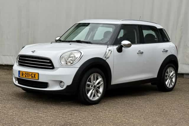 MINI Countryman (2012) thumbnail 2