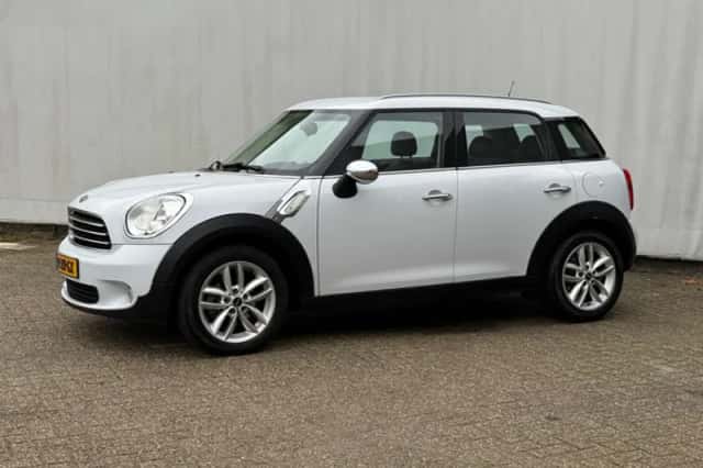 MINI Countryman (2012) thumbnail 3