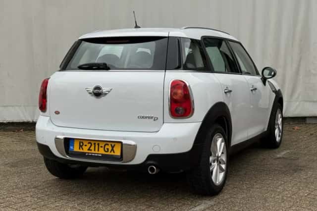 MINI Countryman (2012) thumbnail 4