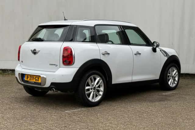 MINI Countryman (2012) thumbnail 5