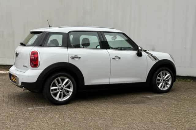MINI Countryman (2012) thumbnail 6