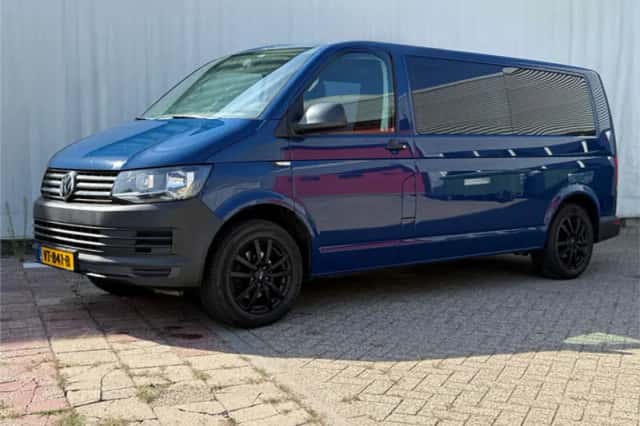 Volkswagen Transporter (2016) thumbnail 2