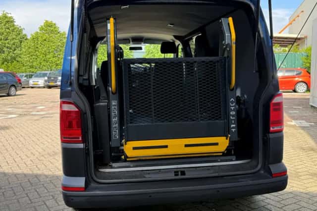 Volkswagen Transporter (2016) thumbnail 4