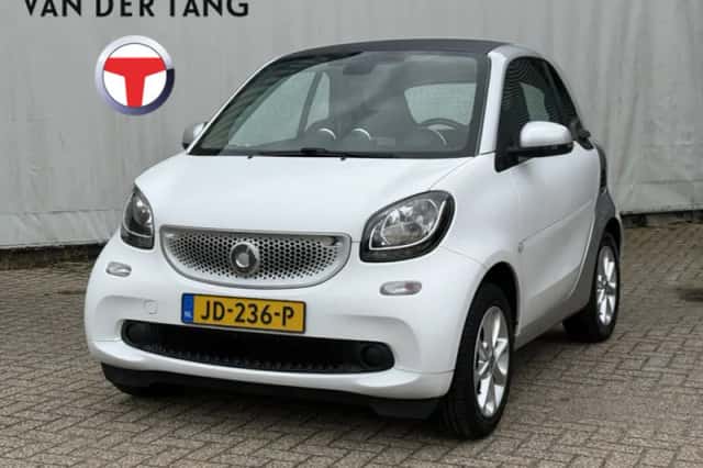 Smart Fortwo (2016) thumbnail 1