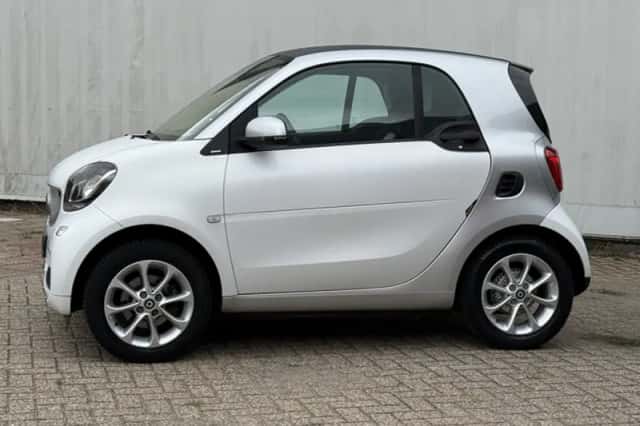 Smart Fortwo (2016) thumbnail 3