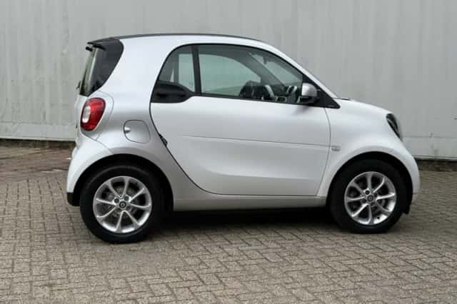 Smart Fortwo (2016) thumbnail 6