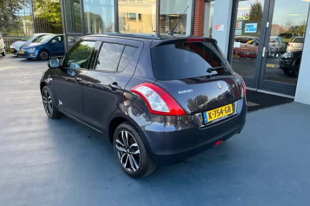 Suzuki Swift (2015) thumbnail 3