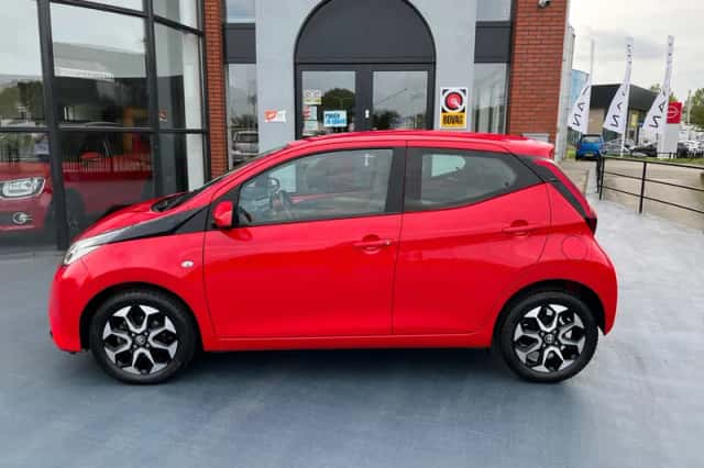 Toyota Aygo (2019) thumbnail 2