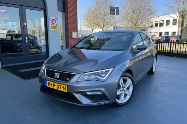 SEAT Leon (2017) thumbnail 2
