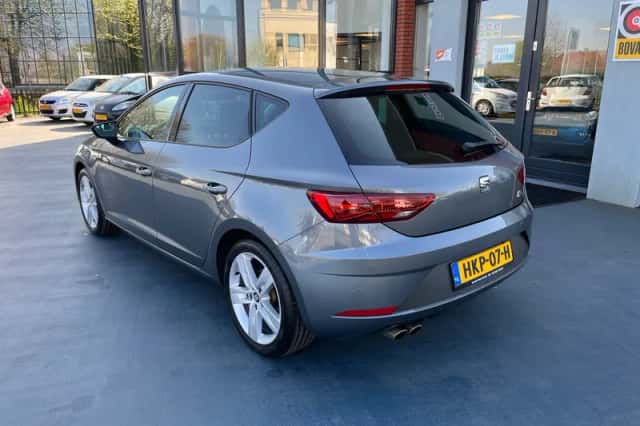 SEAT Leon (2017) thumbnail 4