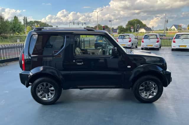 Suzuki Jimny (2017) thumbnail 6