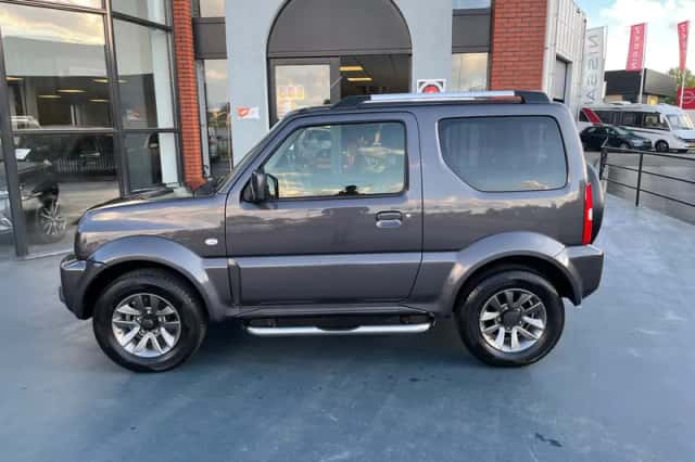 Suzuki Jimny (2018) thumbnail 2