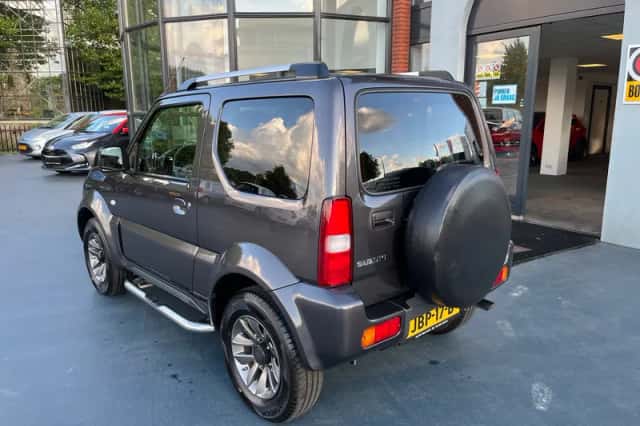 Suzuki Jimny (2018) thumbnail 3
