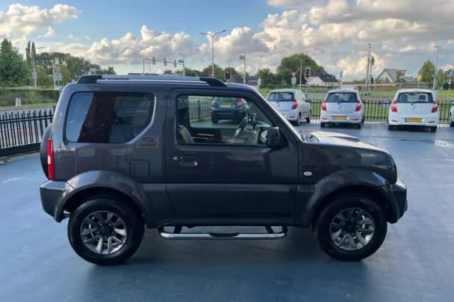 Suzuki Jimny (2018) thumbnail 6