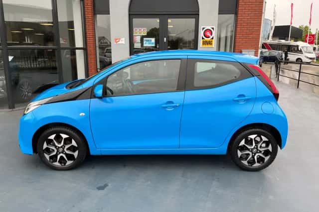Toyota Aygo (2019) thumbnail 2