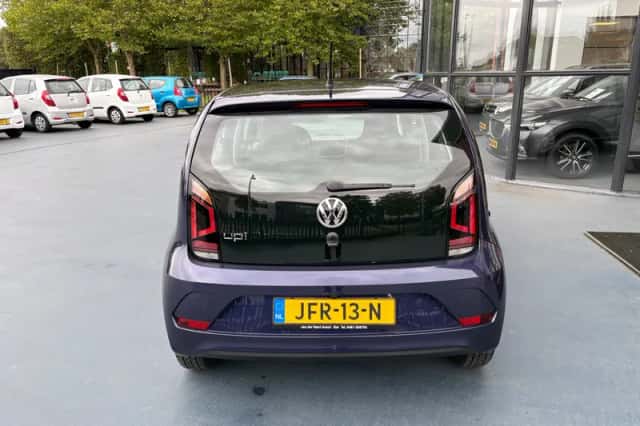 Volkswagen Up! (2018) thumbnail 4