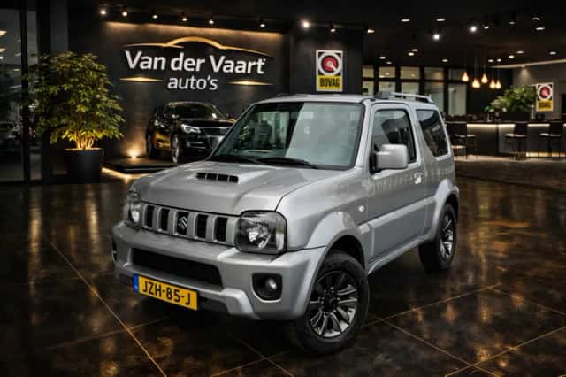Suzuki Jimny (2015) thumbnail 1