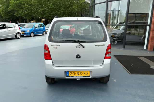 Suzuki Wagon R+ (2004) thumbnail 4
