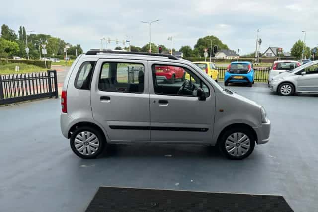 Suzuki Wagon R+ (2004) thumbnail 6