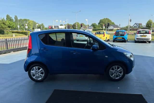 Opel Agila (2011) thumbnail 6