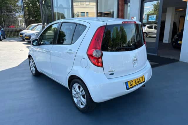 Opel Agila (2012) thumbnail 3
