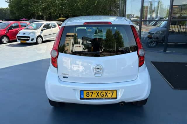 Opel Agila (2012) thumbnail 4