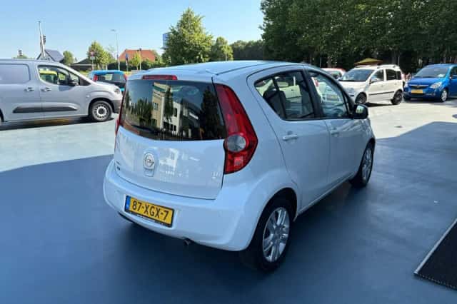 Opel Agila (2012) thumbnail 5