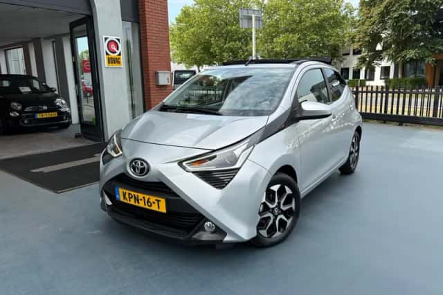 Toyota Aygo (2021) thumbnail 1