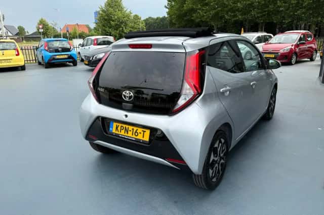 Toyota Aygo (2021) thumbnail 5