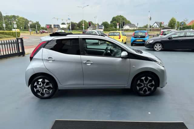Toyota Aygo (2021) thumbnail 6