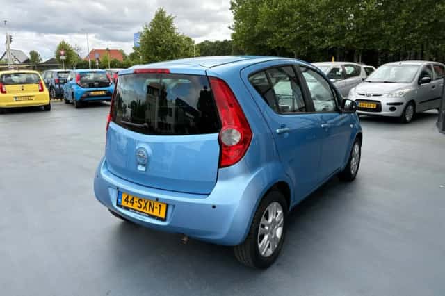 Opel Agila (2011) thumbnail 5