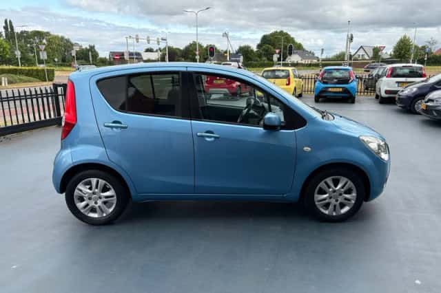 Opel Agila (2011) thumbnail 6
