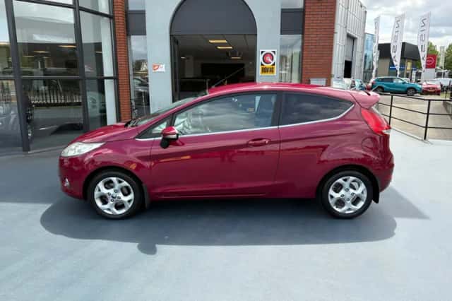 Ford Fiesta (2008) thumbnail 2