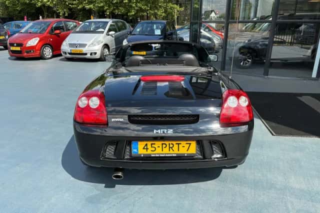 Toyota MR2 (2004) thumbnail 5