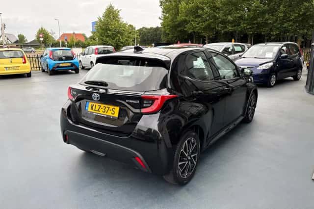 Toyota Yaris (2021) thumbnail 5