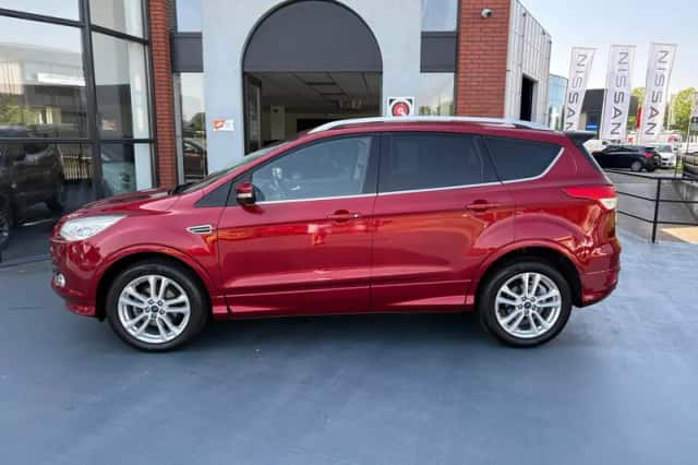 Ford Kuga (2016) thumbnail 2