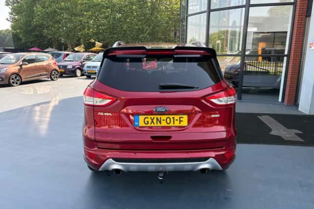 Ford Kuga (2016) thumbnail 4