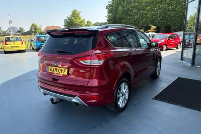 Ford Kuga (2016) thumbnail 5