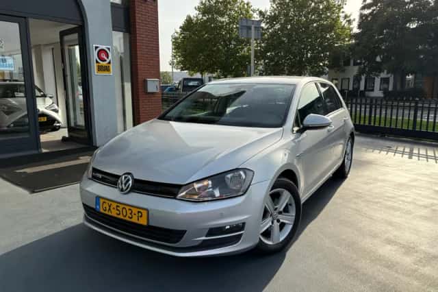 Volkswagen Golf (2015) thumbnail 1