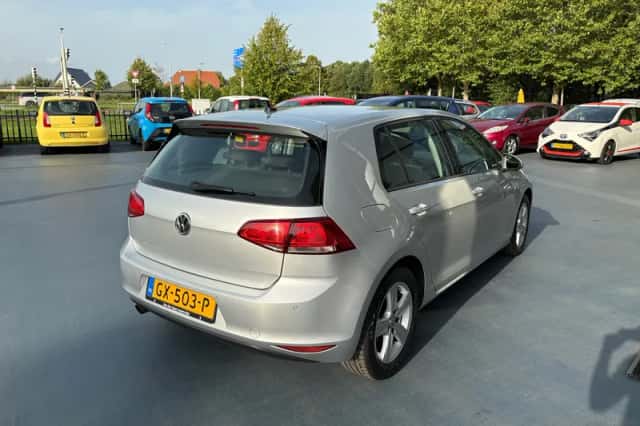 Volkswagen Golf (2015) thumbnail 5