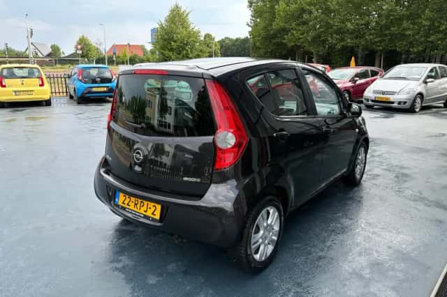 Opel Agila (2011) thumbnail 5