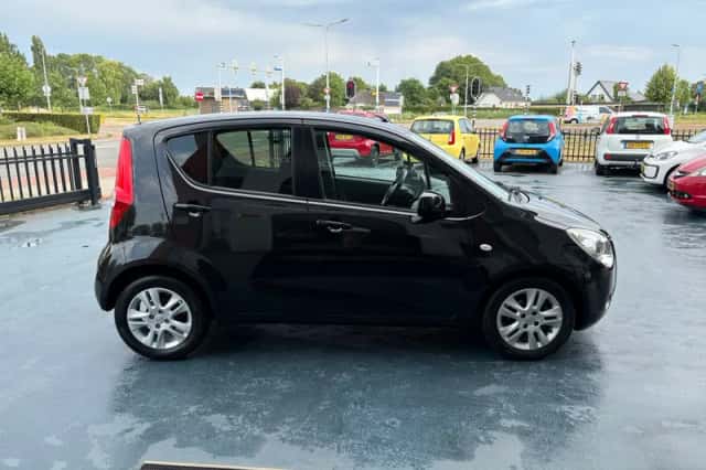 Opel Agila (2011) thumbnail 6