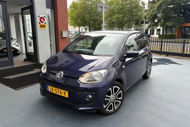 Volkswagen Up! (2016) thumbnail 1