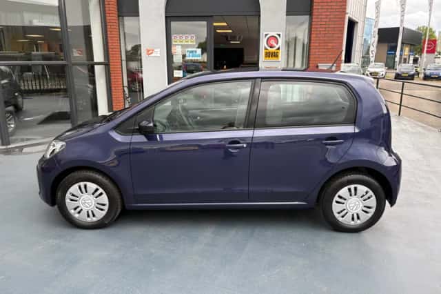 Volkswagen Up! (2017) thumbnail 2
