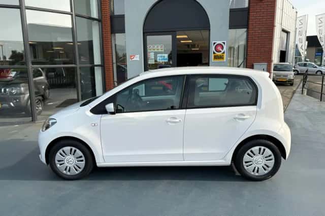 Volkswagen Up! (2015) thumbnail 2