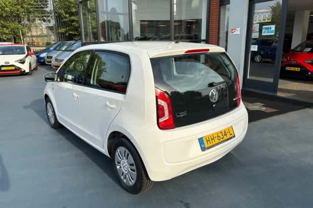 Volkswagen Up! (2015) thumbnail 3