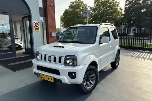 Suzuki Jimny (2017) thumbnail 1