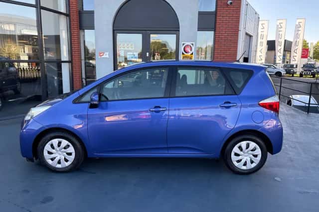 Toyota Verso (2012) thumbnail 2